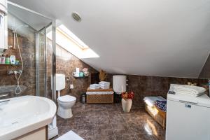 Koupelna v ubytování Apartmani Kadena