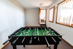 Herní místnost v ubytování Serene 5 BDRM Villa with Pool