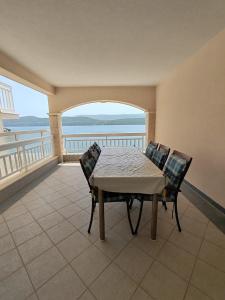 Balkón nebo terasa v ubytování Villa Raguž sa Privatnom plažom i Garažom