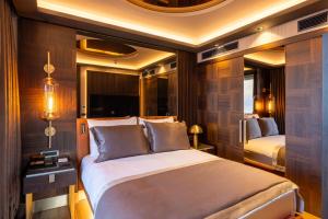 Postel nebo postele na pokoji v ubytování Merit Starlit Hotel & Residences