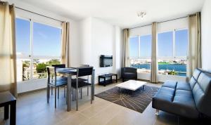 Photo de la galerie de l'établissement Apartamentos Marina Suites, à Grao de Castellón