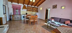 Gallery image of Apartments Vesna with Pool - NEW! in Sveti Lovreč Pazenatički