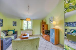 Χώρος καθιστικού στο Apartments Brioni Colors