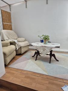 Część wypoczynkowa w obiekcie Habitaciones Casa Santander Playa Valdenoja