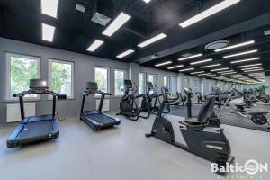 Posilňovňa alebo fitness centrum v ubytovaní Apartamenty BalticON Kasprowicza parking inclusive