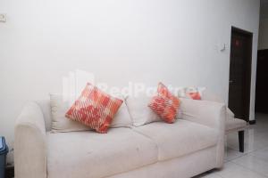Area soggiorno di Tatti Inn Syariah Seturan RedPartner