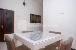Foto dalla galleria di Tatti Inn Syariah Seturan RedPartner a Yogyakarta
