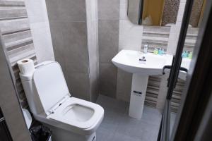 Vannituba majutusasutuses Red Hotel Yerevan Center