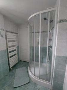 Phòng tắm tại GITE LA CÔTE de GRAVES