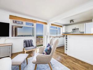 Gallery image of Pass the Keys Seaside Flat - Amazing Sea Views in South Hayling