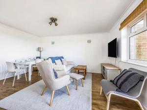 Gallery image of Pass the Keys Seaside Flat - Amazing Sea Views in South Hayling