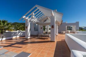 Balkón alebo terasa v ubytovaní AL-321 Penthouse 3 bedrooms Alcazaba Lagoon