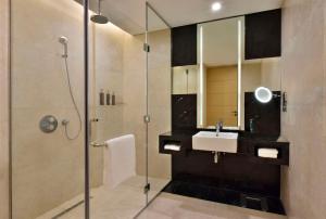 Hilton Bahrain的一间浴室