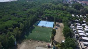 Tenis a/nebo squash v ubytování Bella Camping nebo okolí