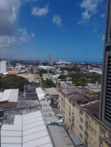 - une vue sur la ville depuis un bâtiment dans l'établissement Casa da Nanda, à Fortaleza