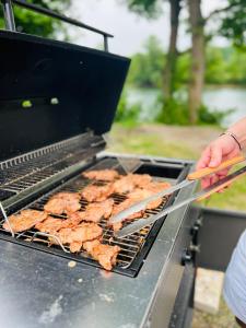 Gril dostupný pro hosty v prázdninového domu + 35 fotografií