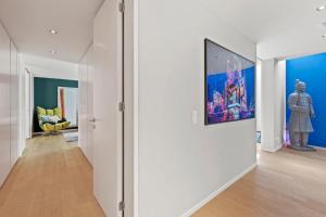 טלויזיה ו/או מרכז בידור ב-Exclusive spacious Apt. with garden in Zurich