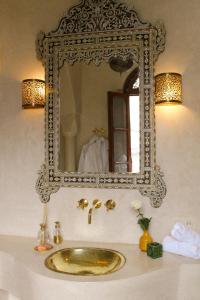 Koupelna v ubytování Riad El Morocco Hotel