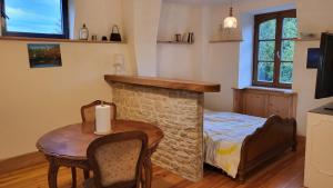 TV a/nebo společenská místnost v ubytování Charme studio