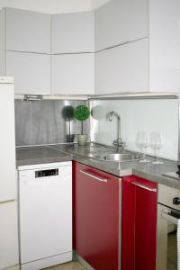 Kuchyňa alebo kuchynka v ubytovaní 3 room apartment in the beautiful street