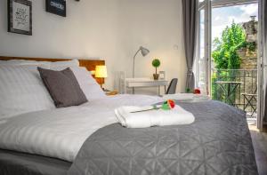Posteľ alebo postele v izbe v ubytovaní 3 room apartment in the beautiful street