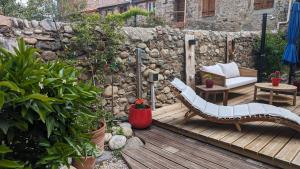 Galeriebild der Unterkunft La Maisonnette, ancienne bergerie avec accès au jardin in Prades