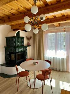 Posezení v ubytování Apartmánik pri Zubačke + 13 fotografií