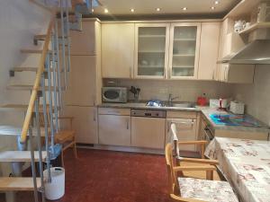 Kuchyň nebo kuchyňský kout v ubytování Ferienwohnung auf dem Land