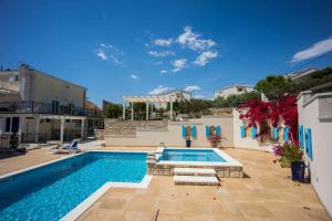 Piscina di Boutique Guesthouse Sveti Petar, on the beach, heated pool & boat berth - ADULT ONLY o nelle vicinanze