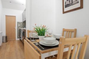 Billede fra billedgalleriet på Fredo's Apartment - 1 bed, Free Parking, Wi-Fi, Hospital i Hazel Grove