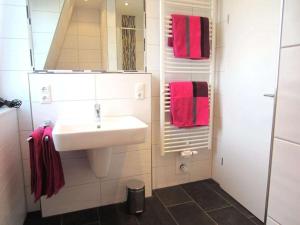 Ένα μπάνιο στο Holiday home for 4 people in Cuxhaven +22 φωτογραφίες