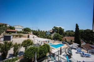 Piscina di Boutique Guesthouse Sveti Petar, on the beach, heated pool & boat berth - ADULT ONLY o nelle vicinanze