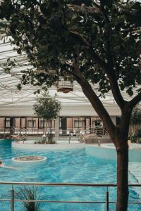 Bassein majutusasutuses V Spa & Conference Hotel või selle lähedal