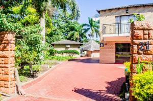 Taman di luar 21 Shrimp Tail Meerensee- Home in Richards Bay