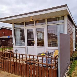 Gallery image of Shelley the Chalet in Withernsea