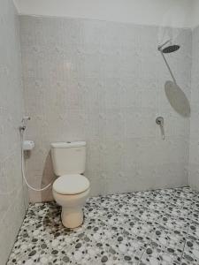 Koupelna v ubytování Pondok Raamshanti Lembongan