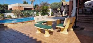 Bazén v ubytovaní Riumar "El Cazador", 200m to beach, private pool, On-Site-Service, dog beach alebo v jeho blízkosti