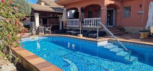 Bazén v ubytovaní Riumar "El Cazador", 200m to beach, private pool, On-Site-Service, dog beach alebo v jeho blízkosti