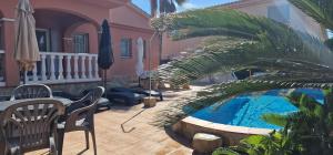 Bazén v ubytovaní Riumar "El Cazador", 200m to beach, private pool, On-Site-Service, dog beach alebo v jeho blízkosti