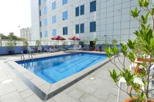 Bazén v ubytování Omega Hotel Dubai nebo v jeho okolí