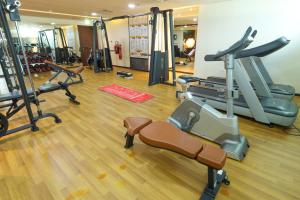 Fitness centrum a/nebo fitness zařízení v ubytování Omega Hotel Dubai