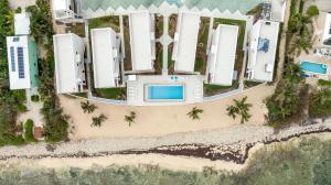 Bazén v ubytování Silver Reef 3 Oceanfront Condo nebo v jeho okolí