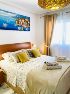 Postel nebo postele na pokoji v ubytování Sunny sweet apartment Olga + 82 fotografií