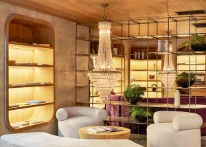 Posezení v ubytování Wellcomm Spa & Hotel