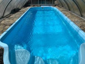 Swimmingpoolen hos eller tæt på Villa Marina + 24 billeder