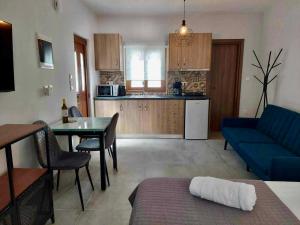 Gallery image of Utopia suites 3 in the heart of Aegina by 8essentially in Aegina Town