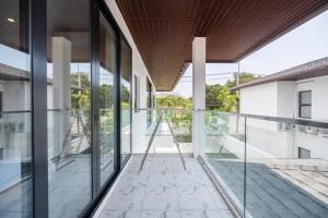 Gallery image ng 芭提雅高尔夫豪华一居室私人享受泳池别墅 sa Ban Huai Yai