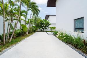 Gallery image ng 芭提雅高尔夫豪华一居室私人享受泳池别墅 sa Ban Huai Yai