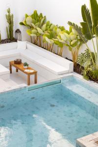 A piscina localizada em Olisa Hotel Boutique ou nos arredores