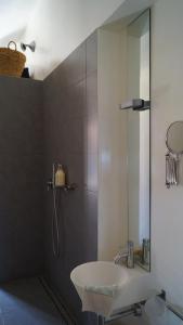 Koupelna v ubytování B&B Il Vicolo Di Pizzo + 37 fotografií